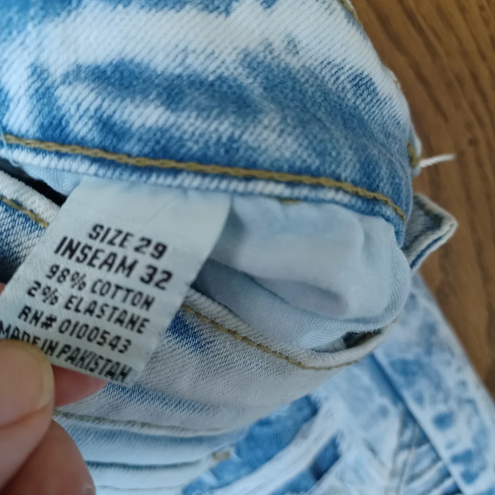 Evolution Distressed Jeans, NWOT
